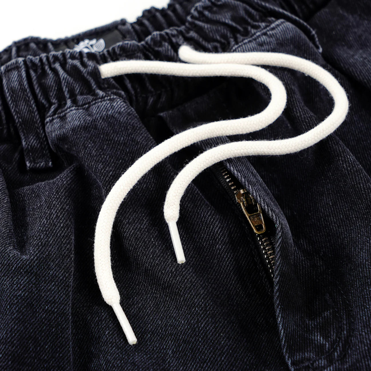 PANTALON EN JEAN AMPLE MAGENTA NOIR