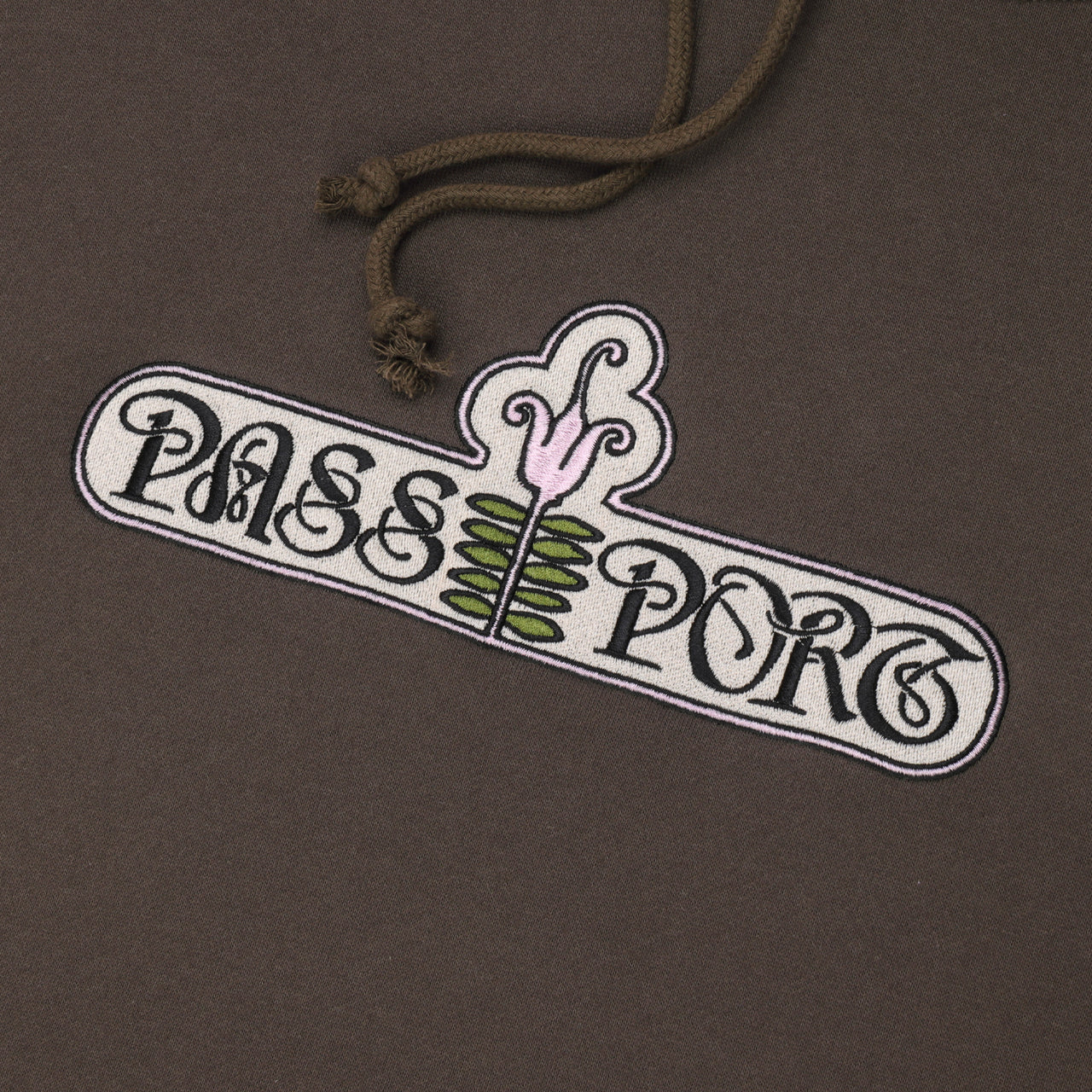 PASSPORT GARDENIA HOODIE BARK