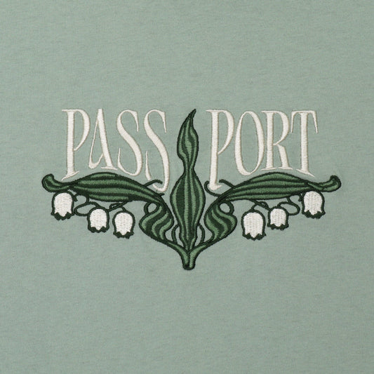 PASSPORT LILY OF THE VALLEY TEE STONEWASH GREEN