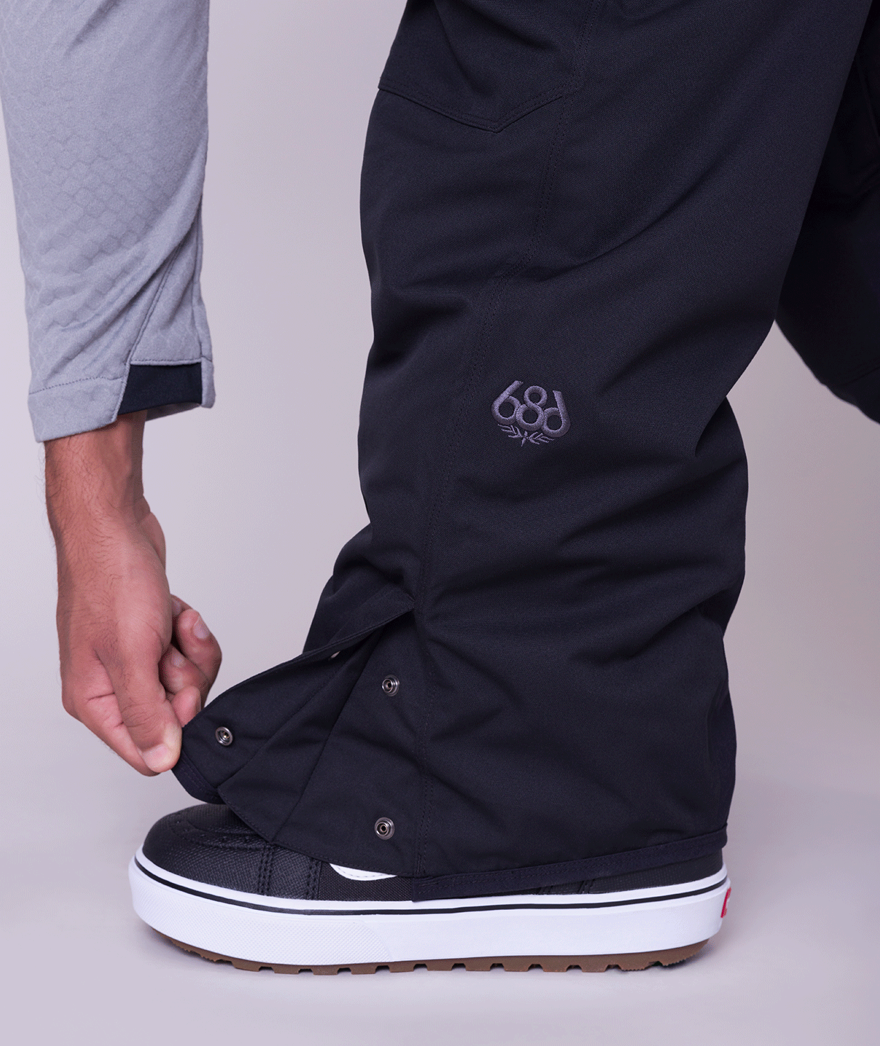 686 HOT LAP INSULATED BIB BLACK 2026