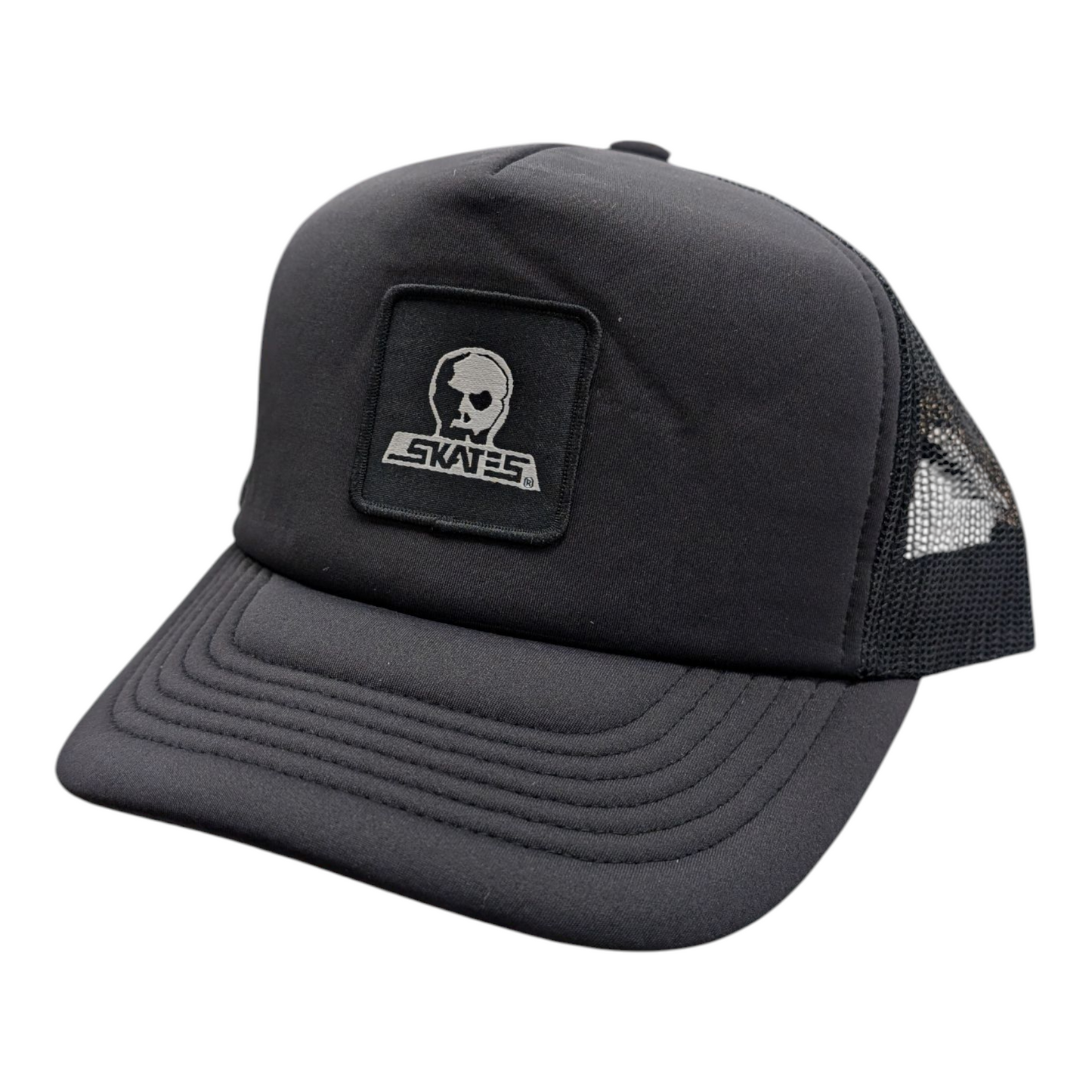 SKULL SKATES PATCH MESH TRUCKER HAT