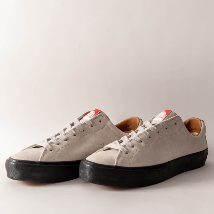 LAST RESORT AB SHOES VM003 SUEDE LO WHITE/BLACK – Rumor Boardshop