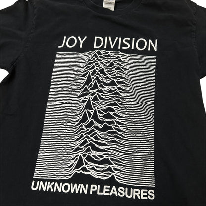 JOY DIVISION “UNKNOWN PLEASURES” BAND TEE BLACK