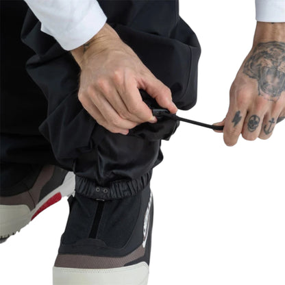 BEYOND MEDALS PARK PANT BLACK 2027