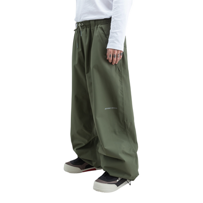 BEYOND MEDALS PARK PANT DARK GREEN