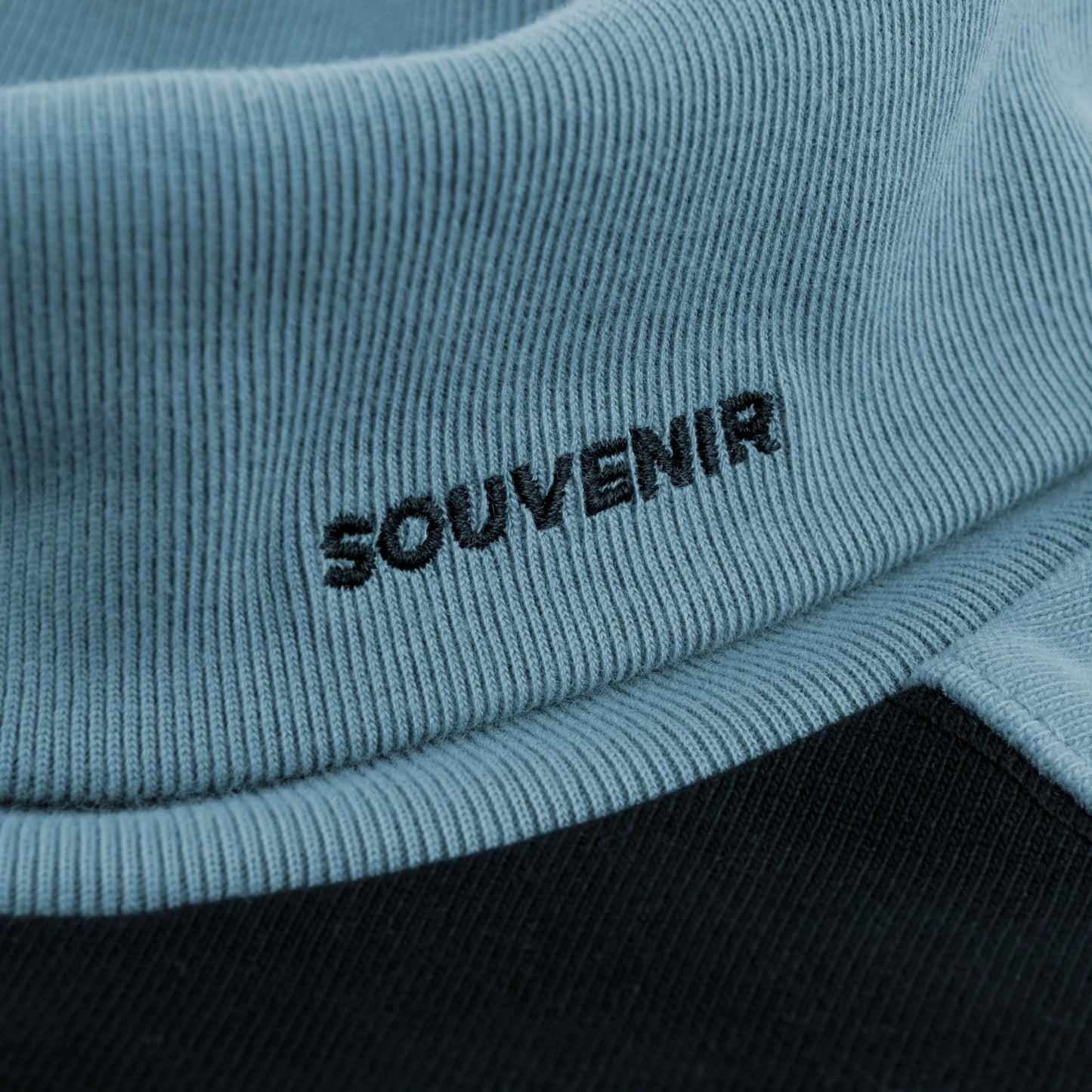 SOUVENIR MID LAYER TURTLE NECK BLUE BLACK