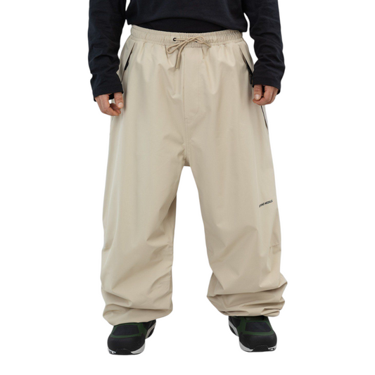 BEYOND MEDALS PARK PANT BIEGE 2026