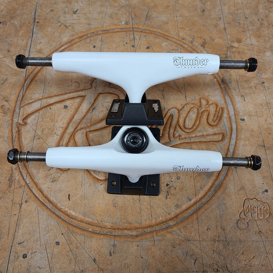 THUNDER TRUCKS ONYX TEAM MATTE WHITE (SET OF TWO)