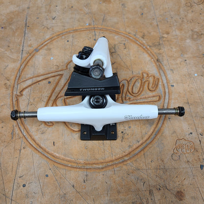 THUNDER TRUCKS ONYX TEAM MATTE WHITE (SET OF TWO)