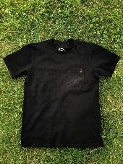 RUMOR LABEL POCKET TEE BLACK